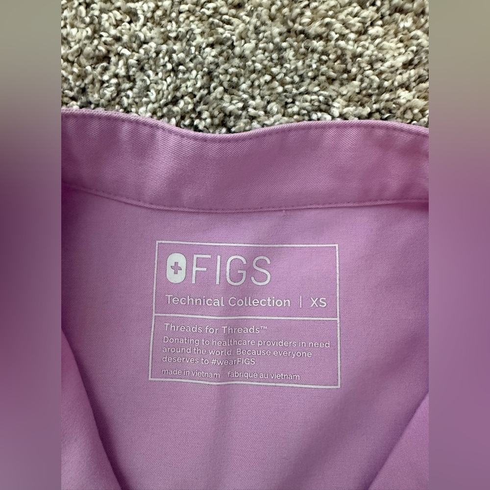 Figs Dusk Colored Scrub Set - Picture 3 of 3